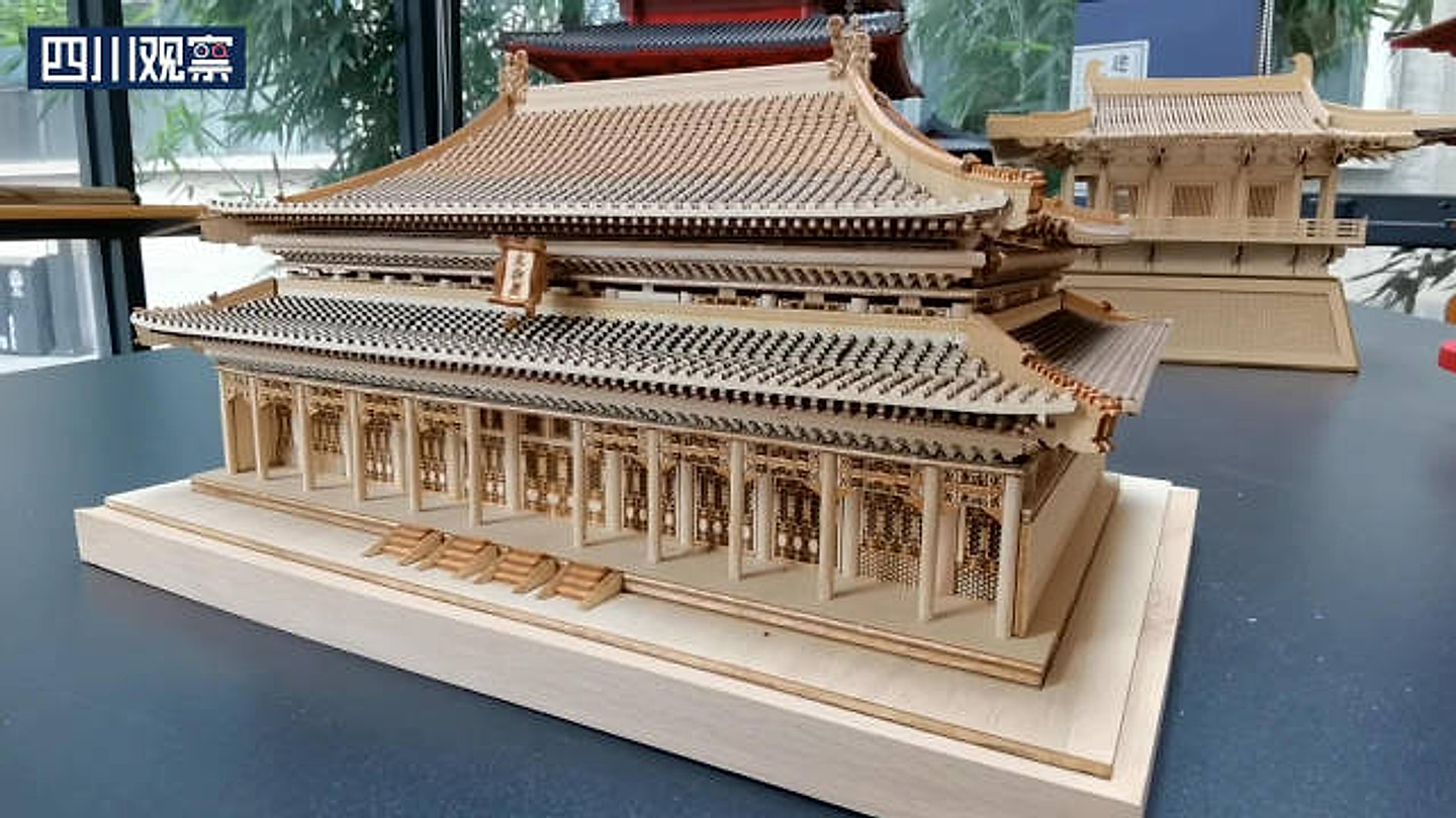 成都小伙7年推300款建筑模型
